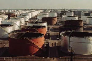 भारत के पास पेट्रोलियम का पर्याप्त भंडार : देश में कच्चे तेल का 25 दिन का अतिरिक्त भंडार, अधिकारियों ने कहा- पेट्रोलियम उत्पादों की नहीं होगी कोई कमी