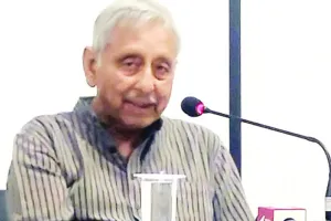 हिन्दू धर्म पर राजनीति कर रहे कुछ लोग : भारत की पहचान सेक्युलर देश की, अय्यर ने कहा- संविधान सभी धर्मों को देता है बराबरी