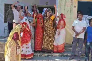 अजमेर में जल संकट पर महिलाओं का प्रदर्शन: जलदाय विभाग पर अनियमित जलापूर्ति का आरोप