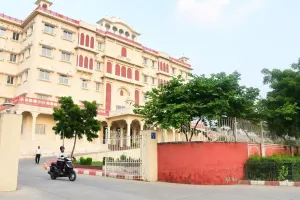 जंगल सफारी अब होगी महंगी : प्रदेश में वाइल्डलाइफ सफारी के शुल्क में 10 प्रतिशत की बढ़ोतरी, एक अप्रैल से लागू होगी नई दरें