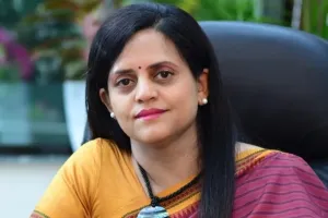 मुंबई की 'मेट्रो वुमन' का नया सफर: अश्विनी भिड़े बनीं बीएमसी की पहली महिला आयुक्त, भूषण गगरानी का लेगी स्थान