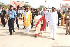 राष्ट्रपति ने की गिर्राज जी की सप्तकोसी परिक्रमा: पूंछरी का लौठा में भव्य स्वागत, राजस्थान के डेढ़ किलोमीटर एरिया में पैदल ही लगाई परिक्रमा