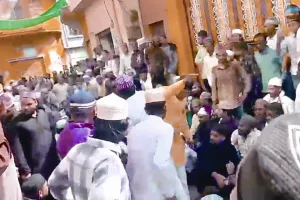 अलोद में धार्मिक स्थल पर आपत्तिजनक नारा लिखने से तनाव का माहौल: पुलिस जाप्ता तैनात, क्षेत्र में शांति व्यवस्था कायम  