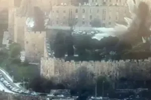 ईरान का जबरदस्त पलटवार: इजरायल के डिमोना स्थित परमाणु संयंत्र पर लगातार बरसाई मिसाइलें, 100 से ज्यादा लोगों की हालत गंभीर