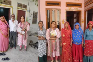 नयी बस्ती  हिंदवाड़ में पुनर्वासित परिवारों से संवाद कर भावनात्मक एवं नैतिक सहयोग प्रदान किया गया