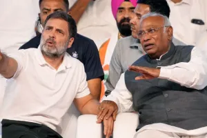 खड़गे-राहुल ने किया केरलम में विधानसभा चुनाव प्रचार का शंखनाद: विपक्ष पर बोला हमला, इन मुद्दो को लेकर एलडीएफ सरकार को घेरा