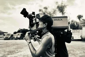 ऑस्कर जीतने वाली पहली महिला सिनेमैटोग्राफर: ऑटम डुरल्ड आर्कापॉ ने 45 किलो के कैमरे से रचा इतिहास, 100 साल के ऑस्कर इतिहास में पहली बार किसी महिला ने बेस्ट सिनेमैटोग्राफी का पुरस्कार जीता