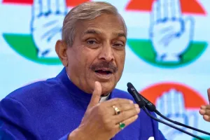 देश की विदेश नीति पर चिंता जताते हुए प्रमोद तिवारी ने साधा केन्द्र सरकार पर निशाना, बोले-पाकिस्तान को अंतरराष्ट्रीय स्तर पर मध्यस्थ के रूप में पेश करना बेहद दुर्भाग्यपूर्ण 