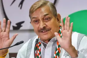 कांग्रेस का केंद्र सरकार पर हमला: पेट्रोल-डीजल उत्पाद शुल्क कटौती को बताया 'जनता से वसूली का खेल', राजनीतिक लाभ लेने की कोशिश का लगाया आरोप  