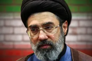 ईरान के नए सर्वोच्च नेता मोजतबा खामेनेई पूरी तरह सुरक्षित, यूसुफ पेजेशकियन ने किया चोटिल होने की खबरों का खंडन 