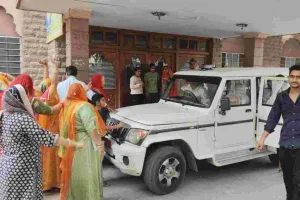 नांदड़ी में शराब दुकान के विरोध में धरना, ज्ञापन के बाद मिला स्थान परिवर्तन का आश्वासन