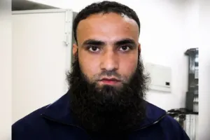 दिल्ली पुलिस की बड़ी कामयाबी: लश्कर कमांडर शब्बीर अहमद लोन गिरफ्तार, बांग्लादेश में बैठकर आईएसआई के इशारे पर बनाया मॉड्यूल