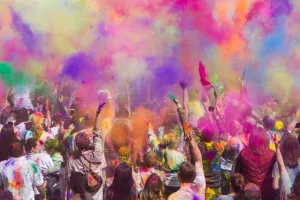 तेलंगाना में हर्षोल्लास और सांप्रदायिक सौहार्द के साथ मनी होली, पुलिस ने हुड़दंग मचाने वालों के लिए जारी की चेतावनी  