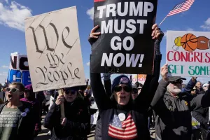 ईरान युद्ध के बीच अमेरिका में 90 लाख लोगों ने किया ट्रंप प्रशासन के खिलाफ 'No Kings Protest', 'ताज उतार दो, जोकर' और 'सत्ता परिवर्तन की शुरुआत जैसे लगाए नारे