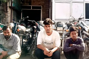 एसएमएस मेडिकल कॉलेज और हॉस्पिटल क्षेत्र से बाइक चोरी का मामला : गार्ड की नौकरी करने वाले ही करते थे बाइक चोरी, तीन गिरफ्तार 