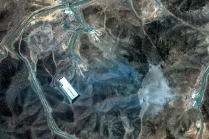 ईरान का यूरेनियम भूमिगत बंकरों में संग्रहित, जब्त करने की अमेरिकी योजना 