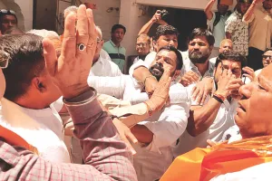 पुष्कर माहेश्वरी सेवा सदन में कृष्ण भवन का लोकार्पण समारोह : माहेश्वरी समाज के दो गुटों में मारपीट, जमकर चले लात-घूंसे