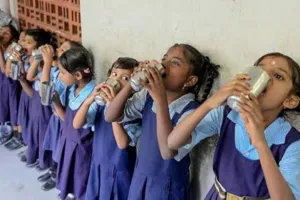 असर खबर का : अब स्कूलों में बजेगी वाटर बेल, बसों में भी रखना होगा ठंडा पानी ,लू से बचाव को एडवाइजरी