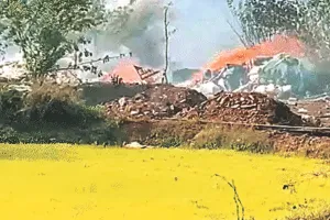 त्रिशूर में पटाखा गोदाम में आग : 2 घंटे तक उठते रहे आग के गोले, 12 लोगों की मौत