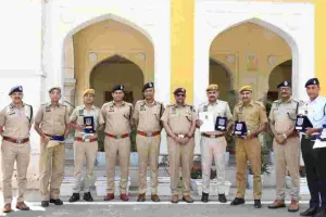 छः पुलिसकर्मी बने कानिस्टेबल ऑफ द मंथ, उत्कृष्ट कार्य के लिए हुए सम्मानित