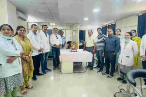 विश्व लैब टेक्नीशियन दिवस : कही फल वितरण तो कहीं रक्तदान, गुणवत्ता एवं इलाज संबंधित चर्चाएं 