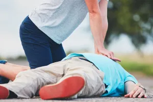 विद्यालय में सीपीआर प्रशिक्षण का सफल आयोजन, बच्चों ने सीने पर दबाव देने और कृत्रिम श्वास की तकनीकों को सीखा