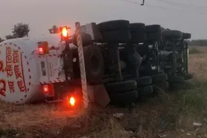 आन्ध्र प्रदेश में बोलेरो और रेडी-मिक्स वाहन की टक्कर : महिलाओं सहित 6 लोगों की मौत, 10 अन्य घायल