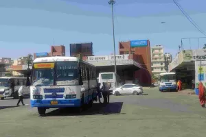 बस यात्राओं पर भी दिखने लगा भीषण गर्मी का असर : लगभग खाली ही रवाना हो रही कई बसें, रोडवेज के राजस्व पर पड़ रहा असर