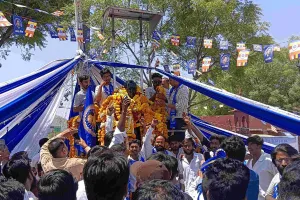 बाबा साहेब डा. भीमराव अम्बेडकर जयन्ती : प्रतिमा पर माल्या अर्पण कर दी श्रद्धांजलि, बाबा साहब अमर रहे के लगाए नारे 