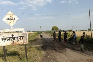 रंगराजपूरा मुख्य सड़क जर्जर : किनारों पर मिट्टी फैलने से मार्ग संकरा, नवीन निर्माण की मांग