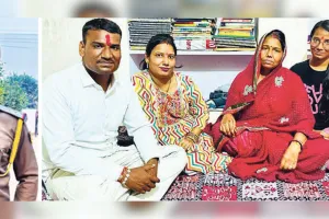 पिता की बूढ़ी आखों में आई चमक आंसुओं में बह गई