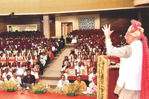 राजऋषि भर्तृहरि मत्स्य विश्वविद्यालय का षष्ठ दीक्षांत समारोह आयोजित : 44 हजार 293 विद्यार्थियों को मिली डिग्रियां, हरिभाऊ बागडे ने कहा- विद्यार्थियों के कौशल विकास पर करें फोकस