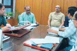 असर खबर का : वेयरहाउस में गाड़ियां समय पर खाली करने के दिए निर्देश, जानें पूरा मामला 