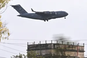 अमेरिका-ईरान में सीजफायर पर जुबानी ‘फायर’: वार्ता के लिए वेंस पाकिस्तान रवाना, ईरान के प्रतिनिधिमंडल को लेकर अनिश्चितता