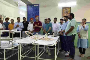 हेमाराम गहलोत की पुण्यतिथि पर 5 आधुनिक मरीज ट्रॉलियां भेंट, मरीजों के त्वरित उपचार और शिफ्टिंग में मिलेगी सुविधा 