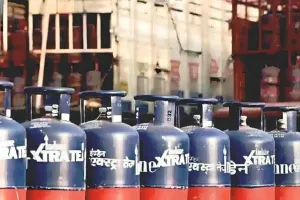 वाणिज्यिक गैस सिलेंडर की कीमतों में भारी-भरकम बढ़ोतरी : कंपनियों ने बढ़ाएं 195 रुपए, अब 2,031 का मिलेगा