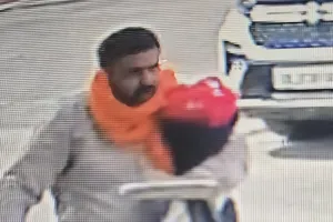 दिल्ली विधानसभा सुरक्षा उल्लंघन मामला : आरोपी मानसिक रूप से विक्षिप्त, गुलदस्ता लेकर बंगला साहिब गुरुद्वारा जाने की बनाई थी योजना