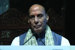 भारत किसी भी चुनौती का सामना करने में सक्षम : सरकार हर संभावित स्थिति से निपटने के लिए पूरी तरह तैयार,  राजनाथ सिंह ने कहा- टीम स्थिति पर रख रही नजर