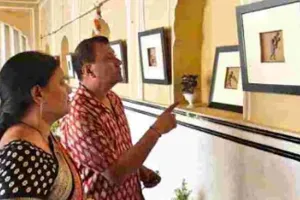 पत्थर बोले भावनाओं की भाषा : पेबल आर्ट प्रदर्शनी ने मोहा मन, दर्शक हो रहे आकर्षित