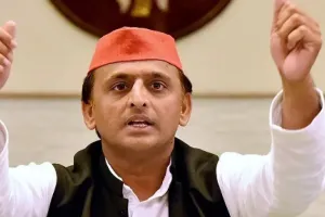 अजय पाल शर्मा के वायरल वीडियो पर सियासत तेज : अखिलेश यादव की चेतावनी, बोले-लोकतंत्र के अपराधी बख़्शे नहीं जाएंगे, ‘महिला सम्मान’ व ‘नारी वंदन’ जैसे दावों की वास्तविकता उजागर 