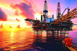 ईरान-अमेरिका वार्ता टूटने की संभावना के बीच ब्रेंट कच्चे तेल की कीमतों में उछाल, अमेरिकी बलों ने ईरानी ज़हाज की किया जब्त