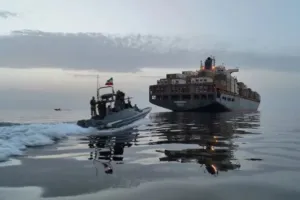 होर्मुज़ में तनाव जारी : केमिकल टैंकर पर ईरान की कार्रवाई, 12 भारतीय क्रू सुरक्षित