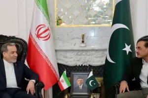 ईरान-पाकिस्तान वार्ता : मॉस्को रवाना हुए Abbas Araghchi ; पुतिन से करेंगे अहम मुलाकात, मध्यस्थता प्रयासों के बीच अमेरिका से वार्ता जारी रखने पर चर्चा 
