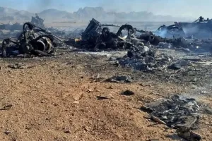 ट्रंप की धमकी के बीच आईआरजीसी का दावा : अमेरिका ने बेइज्जती से बचने के लिए अपने ही विमानों पर की बमबारी, सी-130 सैन्य परिवहन विमान और दो ब्लैक हॉक हेलीकॉप्टर हुए थे नष्ट