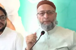 पश्चिम बंगाल विधानसभा चुनाव : AIMIM ने जारी की 12 उम्मीदवारों की पहली सूची, टीएमसी की बढ़ी मुश्किलें; चुनावी रण में ओवैसी की एंट्री से मुकाबला दिलचस्प