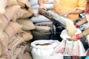 राशन डीलर्स से अफसर की मिलीभगत गरीबों का 63 लाख का गेंहू डकार गए, सचिव की जांच में और ज्यादा मिला गेंहू गबन