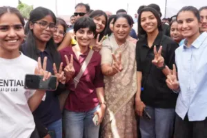 दिल्ली में नारी शक्ति वंदन अभियान को जबरदस्त समर्थन, नीति-निर्माण में महिलाओं की भागीदारी बढ़ाना समय की आवश्यकता : सीएम रेखा गुप्ता