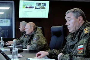 वैलेरी गेरासिमोव का दावा : लुगांस्क क्षेत्र पर पूरी तरह नियंत्रण, रूसी सेना सभी मोर्चों पर तेजी से बढ़ रही आगे