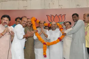 Assembly Election: तमिलनाडु में अमित शाह और राजनाथ सिंह का रोड शो, चुनावी हलचल तेज, सत्तारूढ़ द्रमुक पर लगाया परिवारवाद की राजनीति का आरोप 