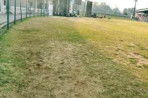 तपन ने की खिलाड़ियों की प्रैक्टिस किक आउट : स्कूल टाइम बदले, मैदान सूने, गर्मी ने थाम दी रफ़्तार 